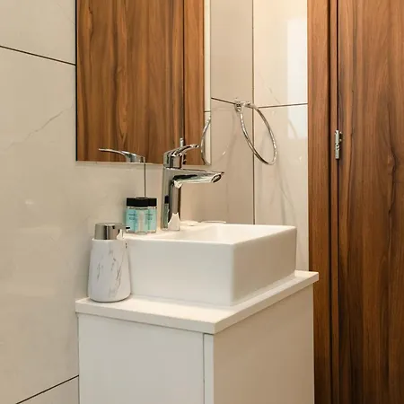 Dahlia Napa * أيا نابا